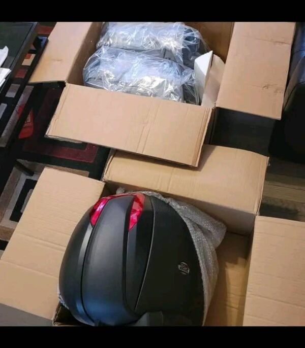 3 Saddle Bags (Top Case And Side Bags With All Mounting Hardwares)