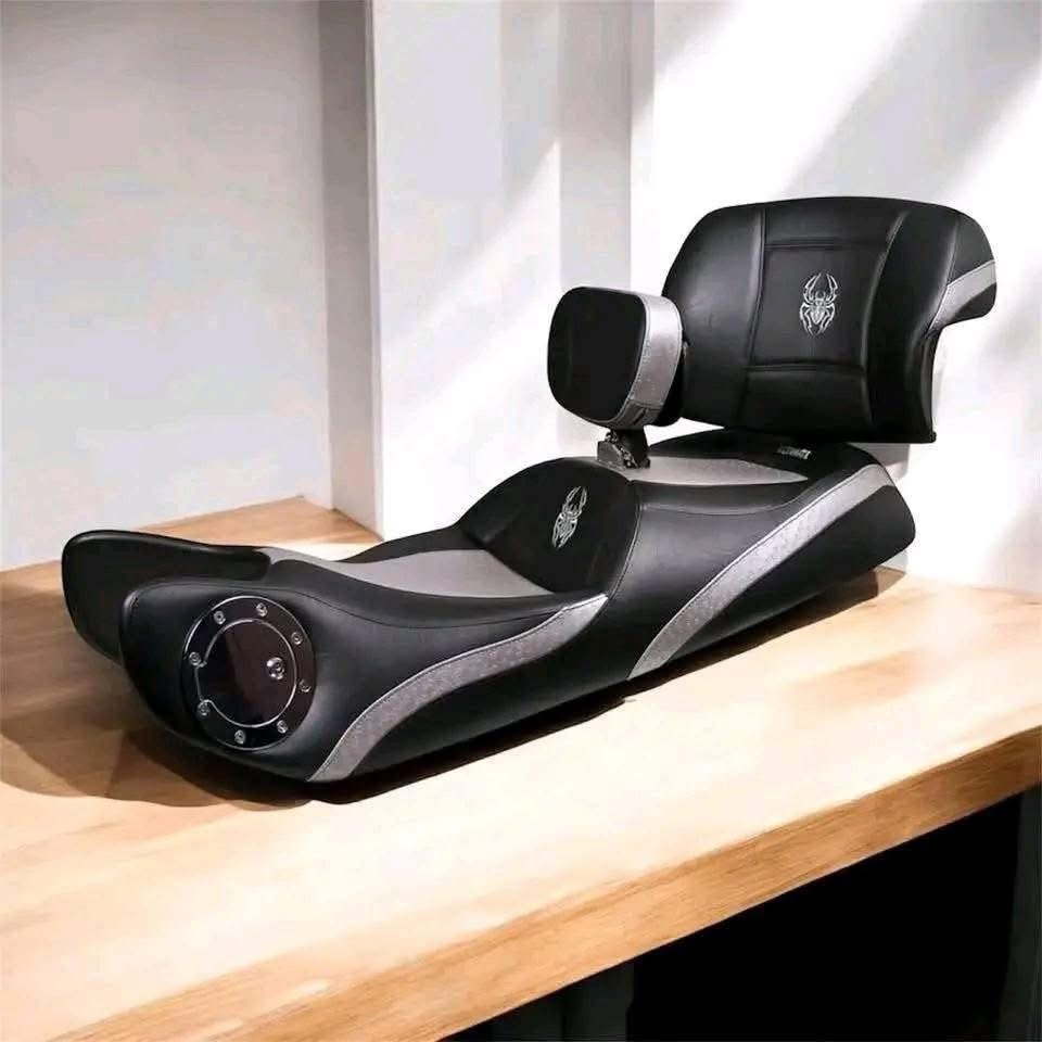 CanAm Spyder Ultimate Seat With Fuel Door And Backrests